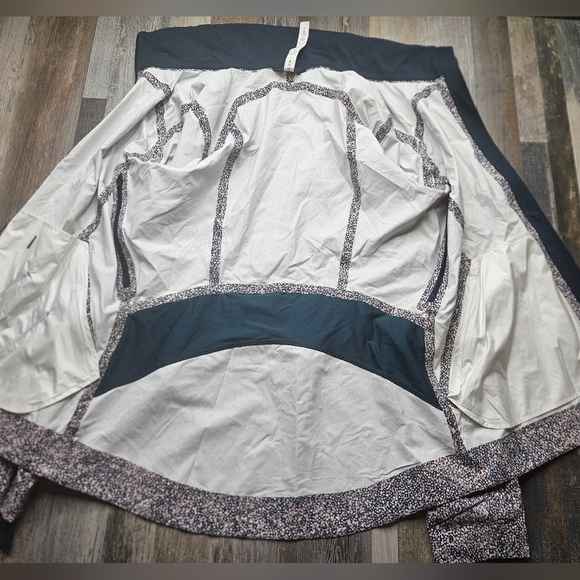 Lululemon Runaway Jacket Pebble Print Size 10 Hoodie Full Zipper - Picture 9 of 11